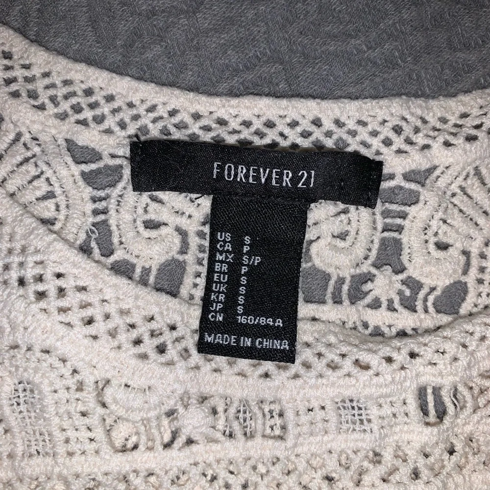 Forever 21 knitted white tank top cover - Picture 1 of 4